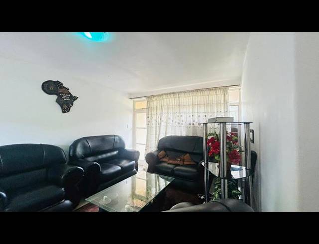 2 BEDROOM APARTMENT FOR SALE IN EMPANGENI CENTRAL